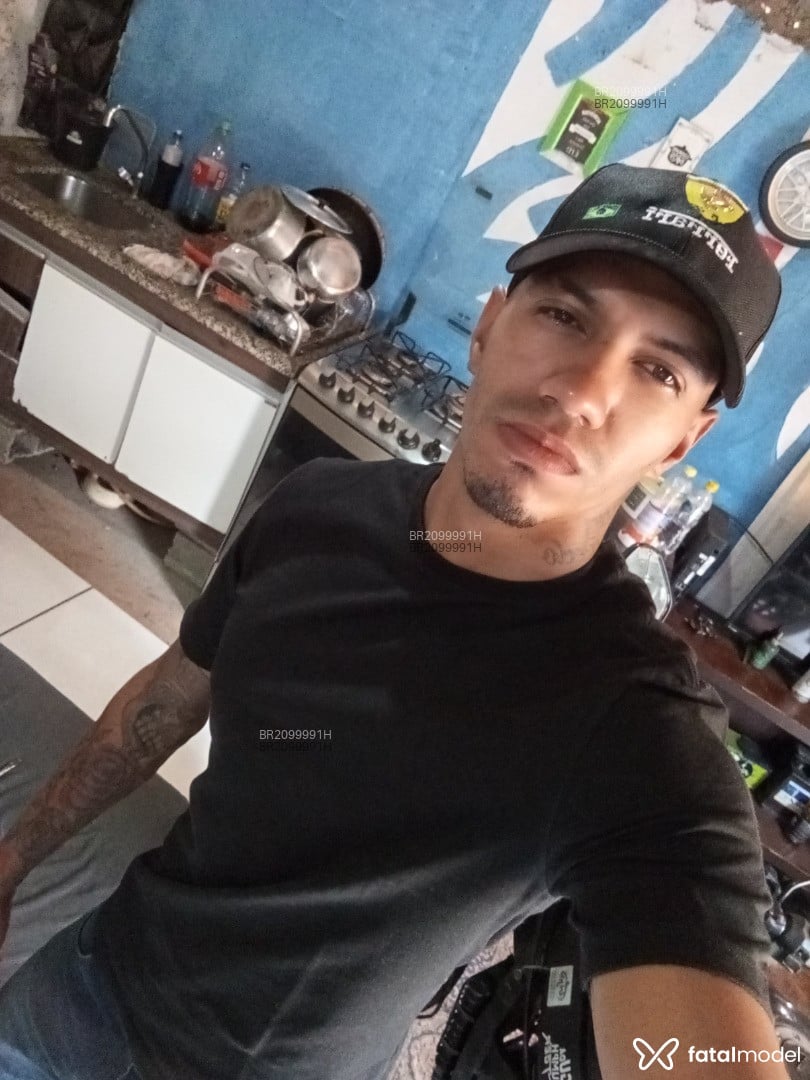 Acompanhante homem morena (o) de olhos castanhos em São Paulo Acompanhante homem morena (o) de olhos castanhos em São Paulo - Moreninho