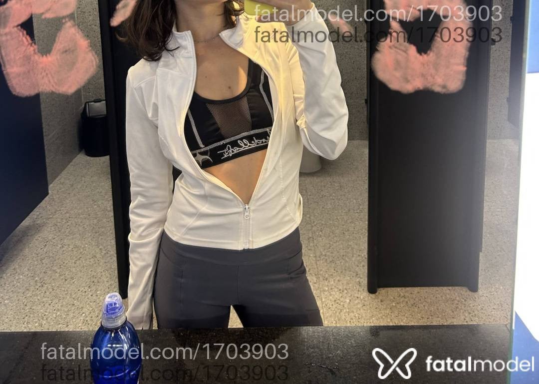 Acompanhante mulher com cabelo castanho de olhos mel - Alba jadore