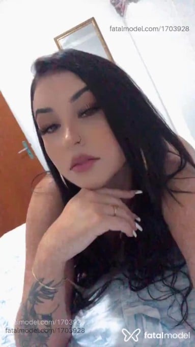 Acompanhante mulher morena (o) de olhos castanhos - Cami Martins