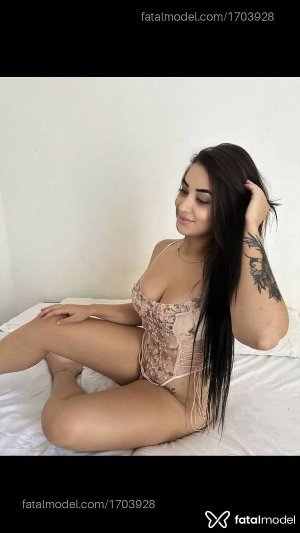 Acompanhante mulher morena (o) de olhos mel - Cami Martins