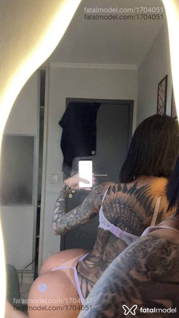 Acompanhante mulher trans morena (o) de olhos pretos - Meilin Dias Acompanhante mulher trans morena (o) de olhos pretos - Meilin Dias