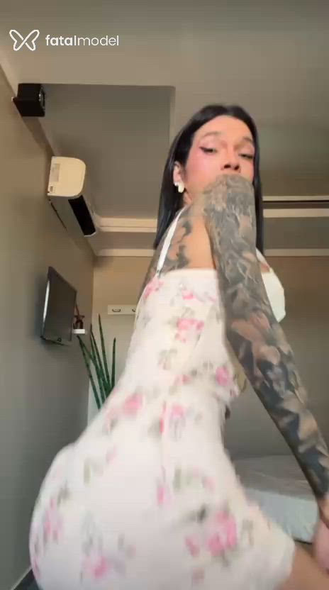 Acompanhante mulher trans morena (o) de olhos pretos em Chapecó Acompanhante mulher trans morena (o) de olhos pretos em Chapecó - Meilin Dias