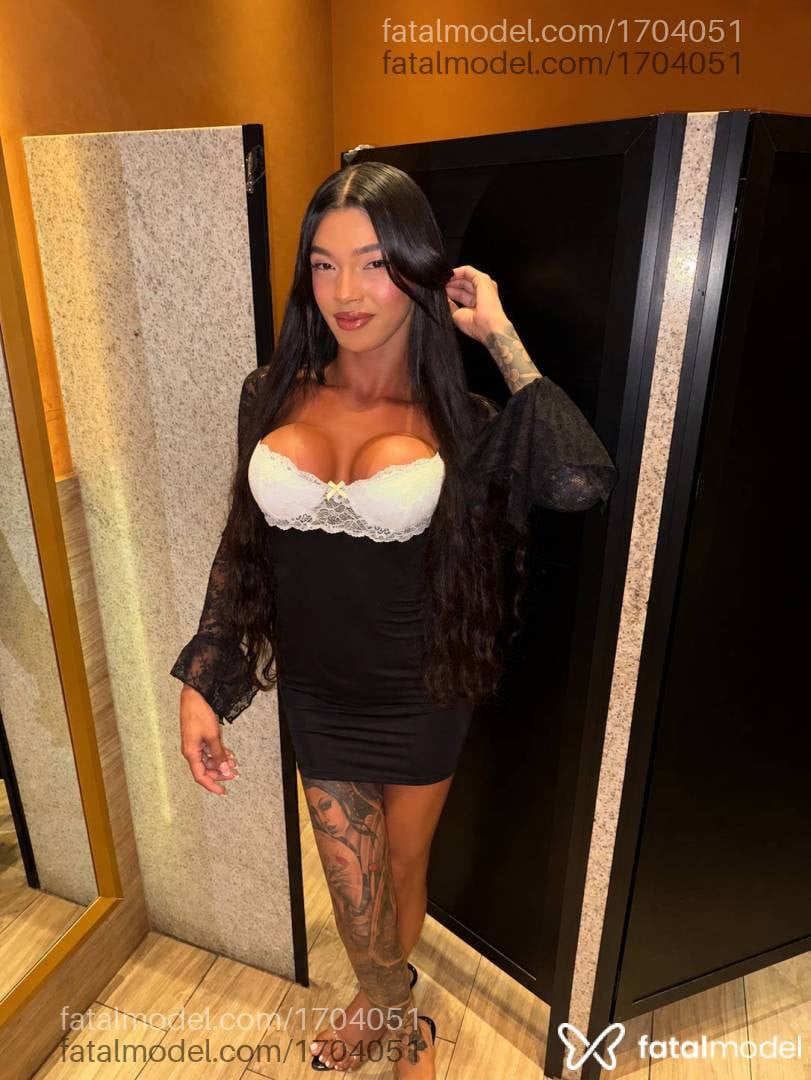 Acompanhante mulher trans morena (o) de olhos pretos - Meilin Dias