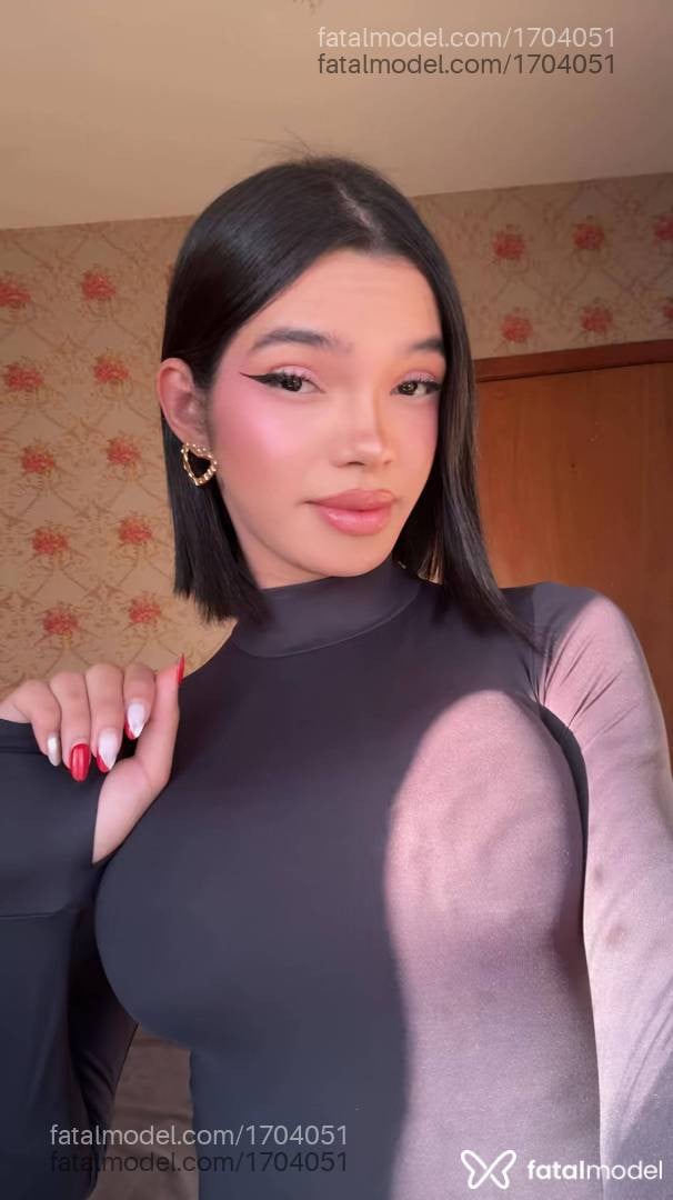 Acompanhante mulher trans morena (o) de olhos pretos - Meilin Dias Acompanhante mulher trans morena (o) de olhos pretos - Meilin Dias