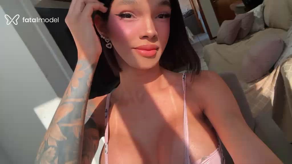Acompanhante mulher trans morena (o) de olhos pretos em Chapecó Acompanhante mulher trans morena (o) de olhos pretos em Chapecó - Meilin Dias