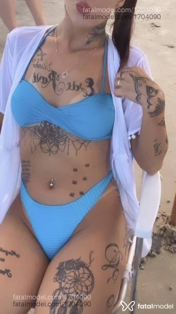 Acompanhante mulher loira (o) de olhos azuis - Manuzinha