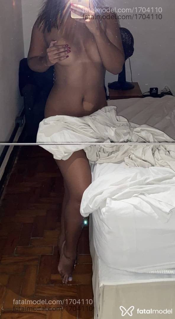 Acompanhante mulher com cabelo castanho de olhos castanhos - Mariana