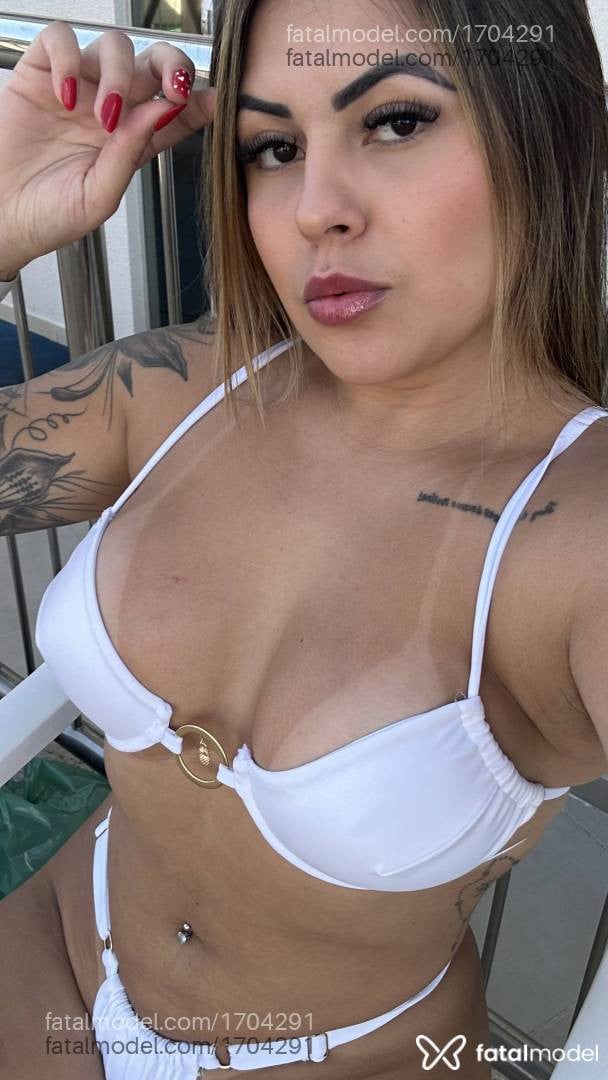 Acompanhante mulher com cabelo castanho de olhos pretos em Goiânia - Kelly Silva