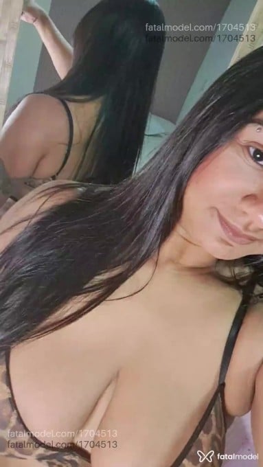 Acompanhante mulher morena (o) de olhos pretos em São Paulo - Helena Scarlet