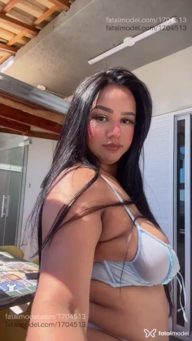Acompanhante mulher morena (o) de olhos pretos em São Paulo - Helena Scarlet