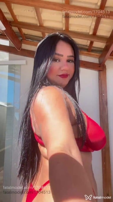 Acompanhante mulher morena (o) de olhos pretos em São Paulo - Helena Scarlet