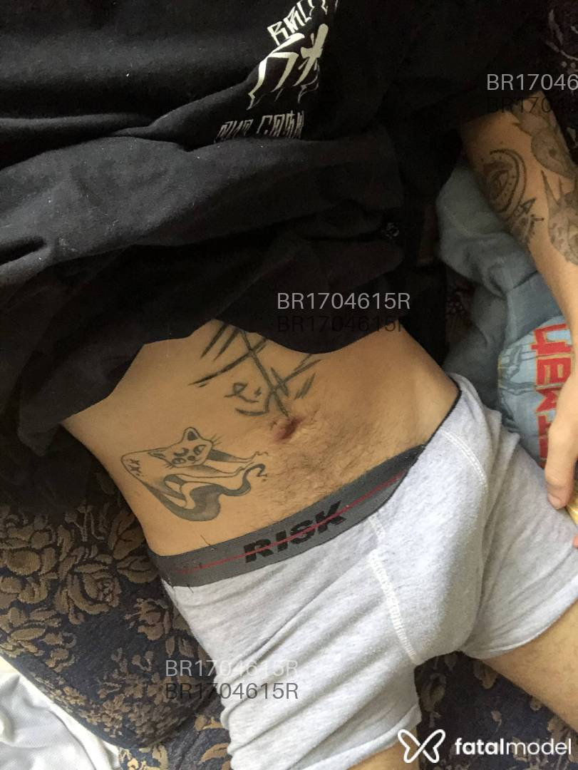 Acompanhante homem com cabelo castanho de olhos castanhos em Cascavel - Boytatuado