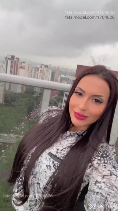 Acompanhante mulher morena (o) de olhos castanhos em Belo Horizonte - Livia Brandão