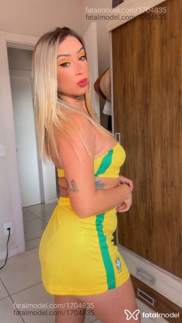 Acompanhante mulher com cabelo castanho de olhos castanhos - Romana Castro