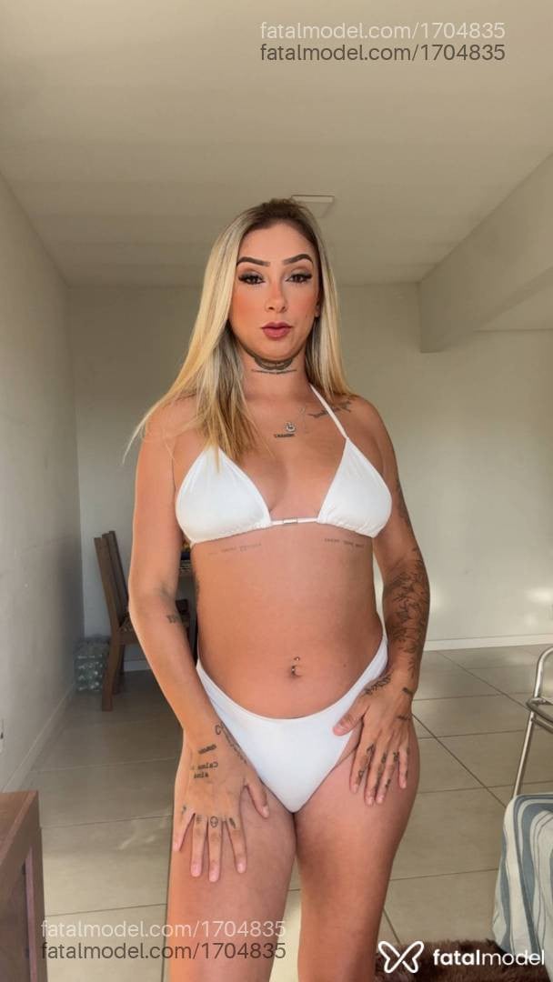 Acompanhante mulher com cabelo castanho de olhos castanhos em Porto Belo - Romana Castro