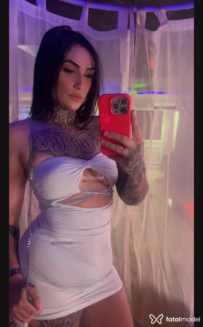 Acompanhante mulher com cabelo castanho de olhos mel em Guarulhos - Greta Cristina