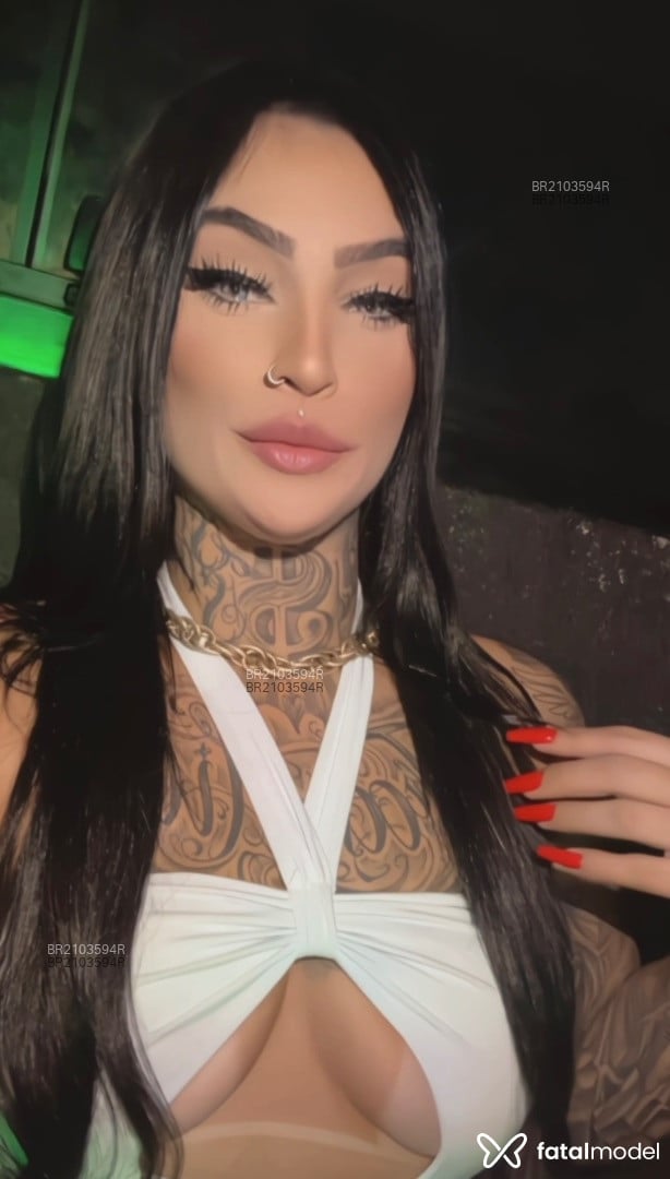 Acompanhante mulher com cabelo castanho de olhos mel em Guarulhos - Greta Cristina