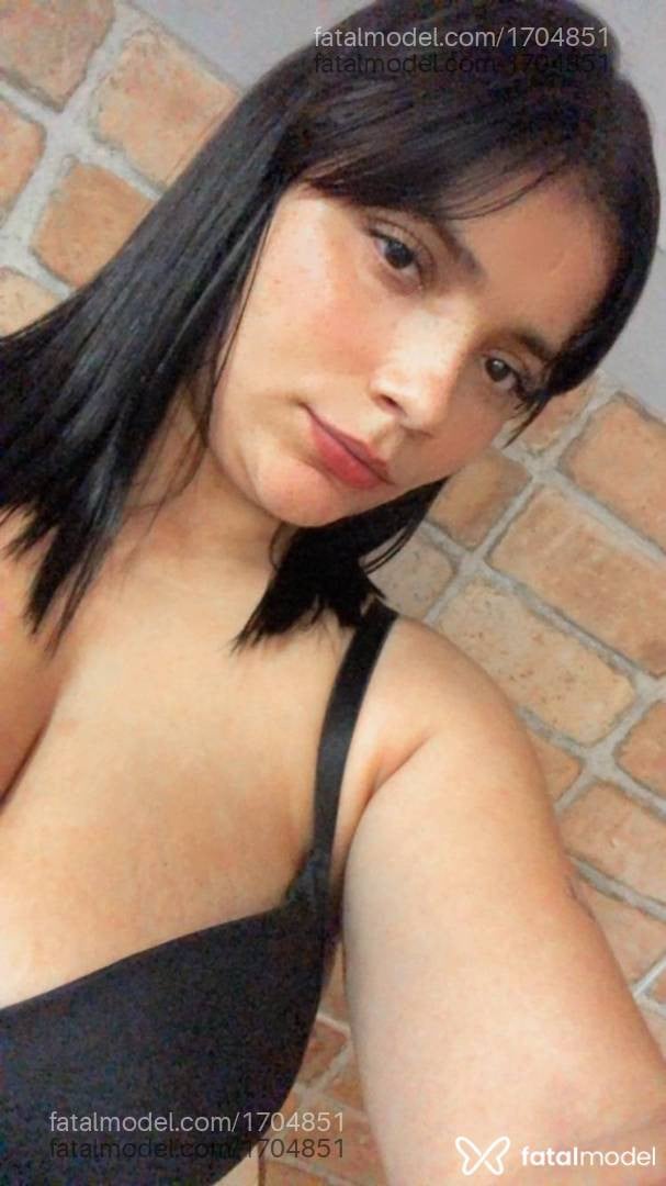 Acompanhante mulher morena (o) de olhos castanhos - Yara Costa
