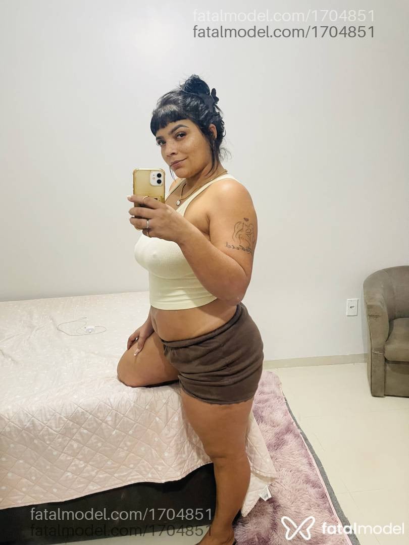 Acompanhante mulher morena (o) de olhos castanhos - Yara Costa