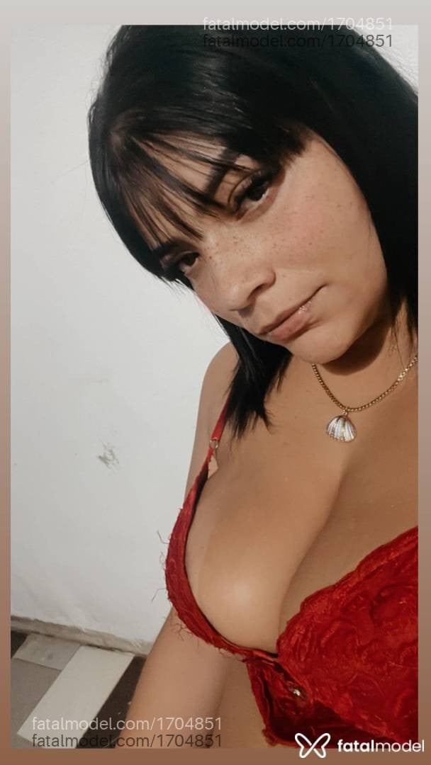 Acompanhante mulher morena (o) de olhos castanhos - Yara Costa