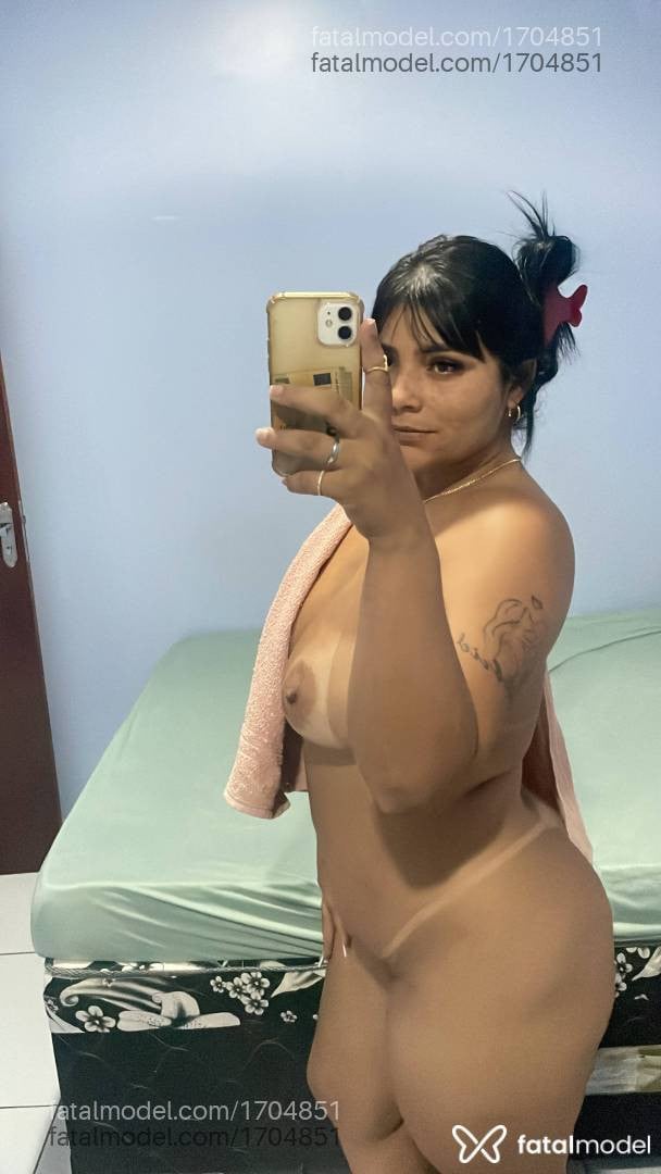 Acompanhante mulher morena (o) de olhos castanhos - Yara Costa