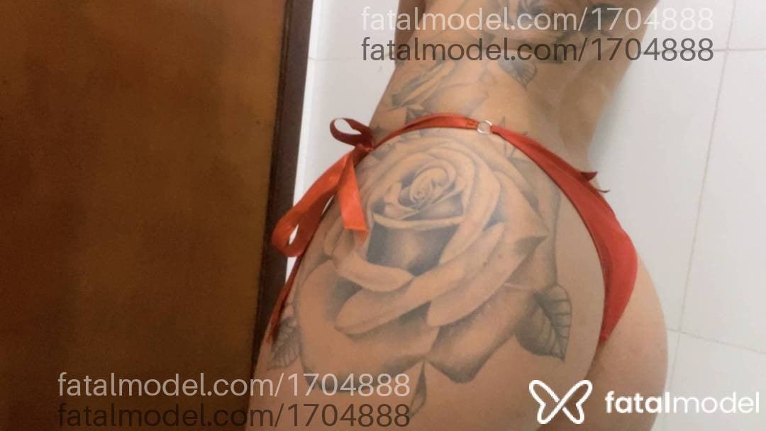 Acompanhante mulher com cabelo castanho de olhos castanhos - Larah