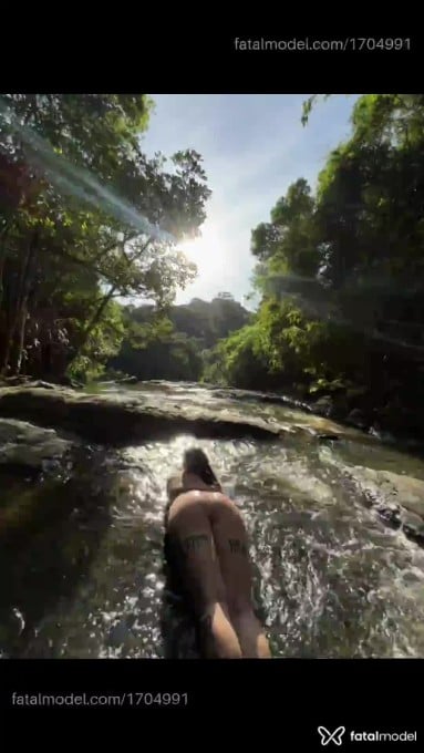 Acompanhante mulher com cabelo castanho de olhos verdes em São Mateus - Safira