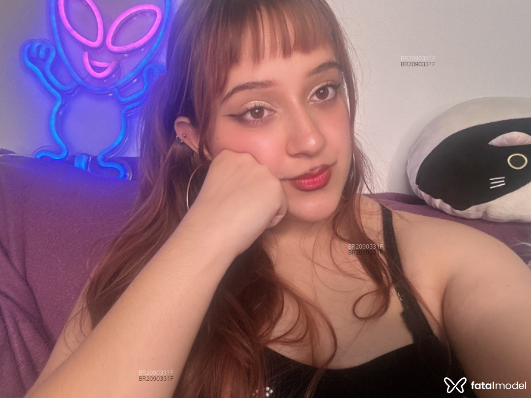 Acompanhante mulher ruiva (o) de olhos mel em Virtual - Medusa Moon