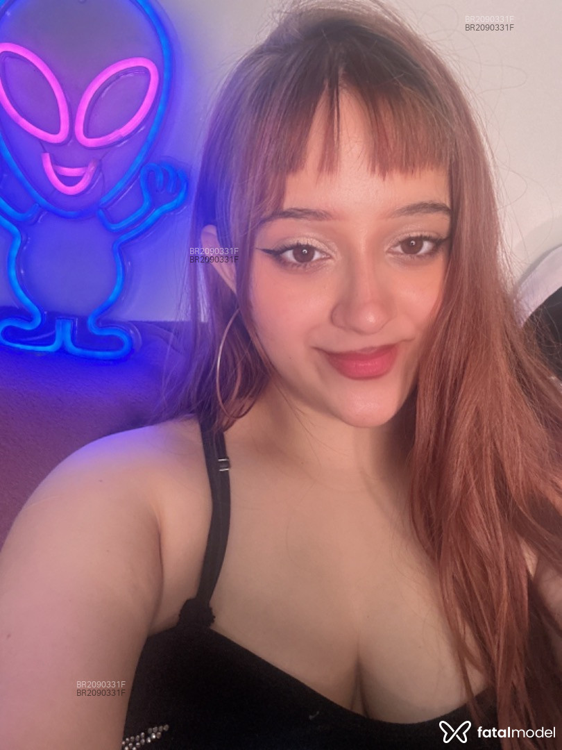 Acompanhante mulher ruiva (o) de olhos mel em Virtual - Medusa Moon
