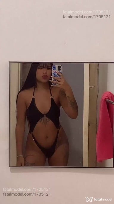 Acompanhante mulher morena (o) de olhos mel em Niterói Acompanhante mulher morena (o) de olhos mel em Niterói - Emanuelle