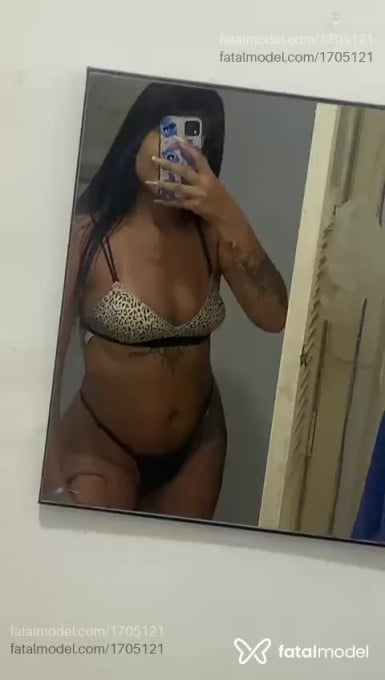 Acompanhante mulher morena (o) de olhos mel em Niterói Acompanhante mulher morena (o) de olhos mel em Niterói - Emanuelle