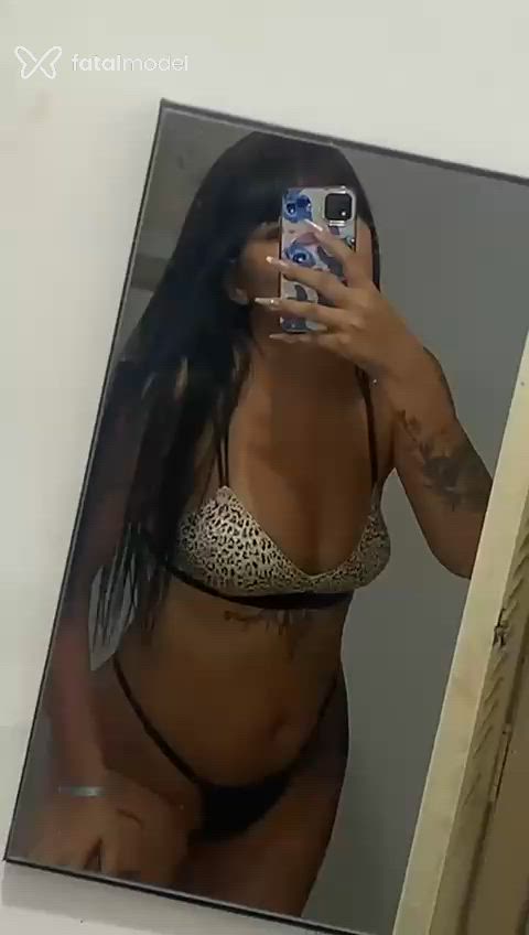 Acompanhante mulher morena (o) de olhos mel - Emanuelle Acompanhante mulher morena (o) de olhos mel - Emanuelle