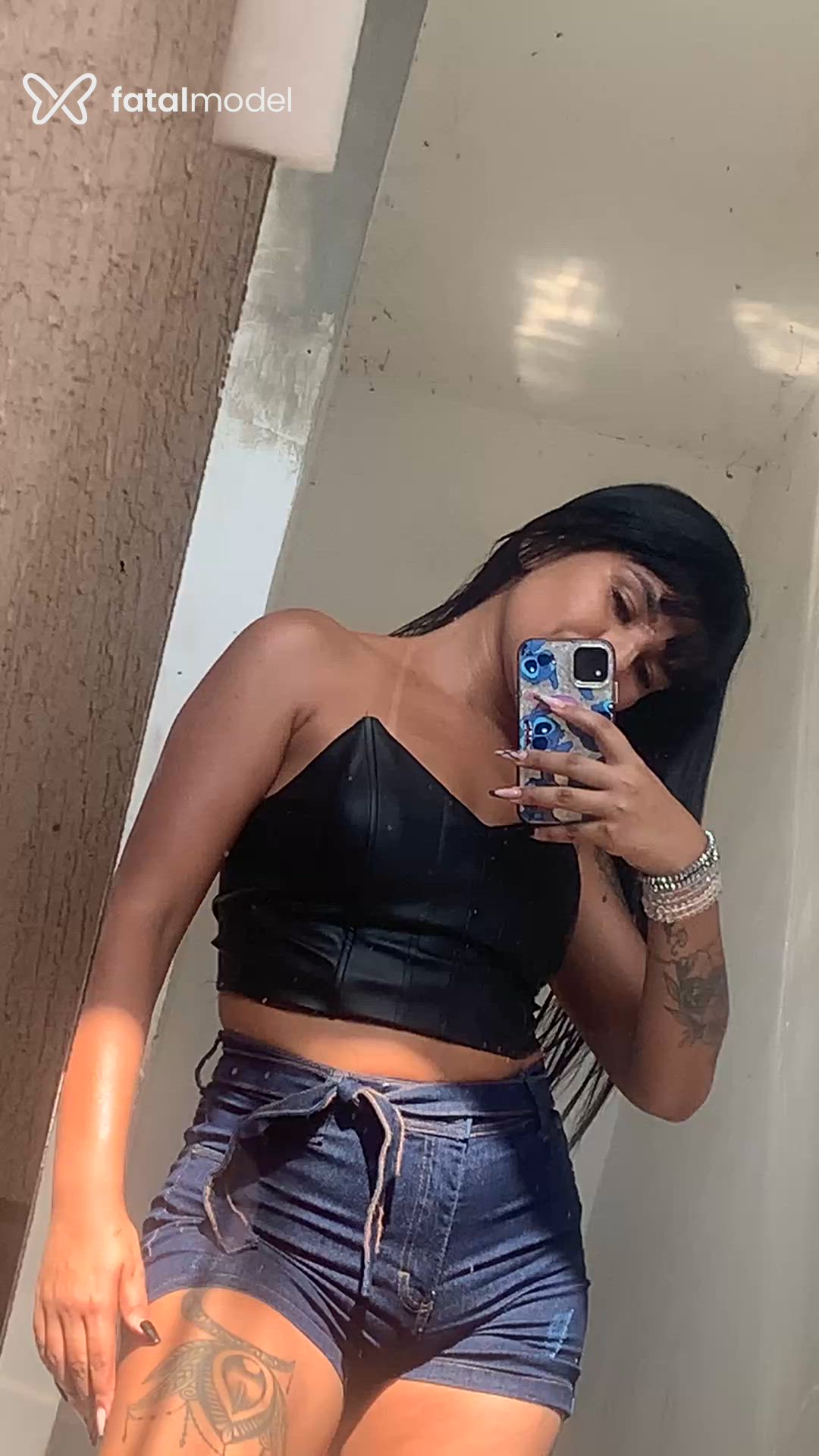 Acompanhante mulher morena (o) de olhos mel - Emanuelle Acompanhante mulher morena (o) de olhos mel - Emanuelle