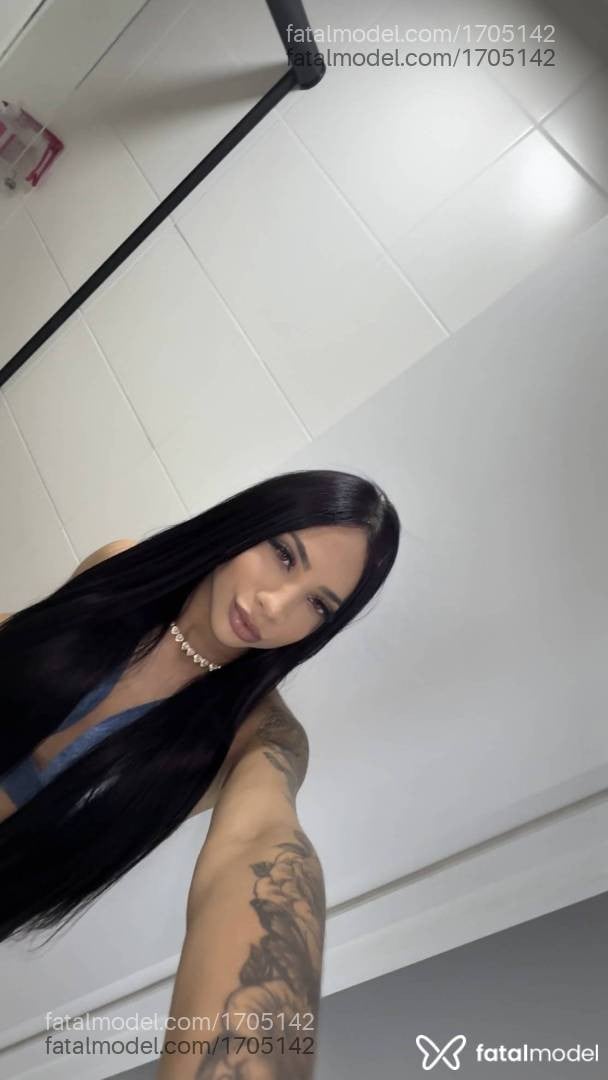 Acompanhante mulher morena (o) de olhos verdes - Ana Alice