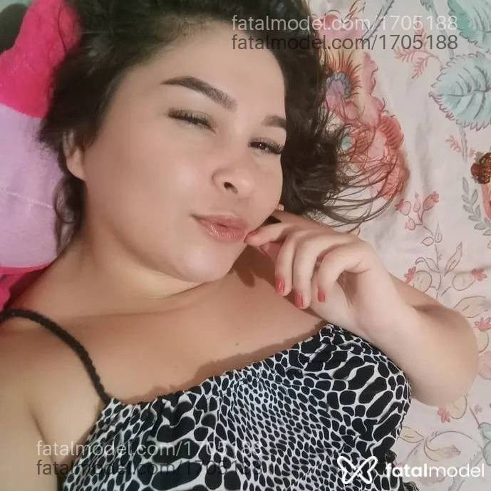 Acompanhante mulher com cabelo castanho de olhos pretos - Ysa Santos Acompanhante mulher com cabelo castanho de olhos pretos - Ysa Santos