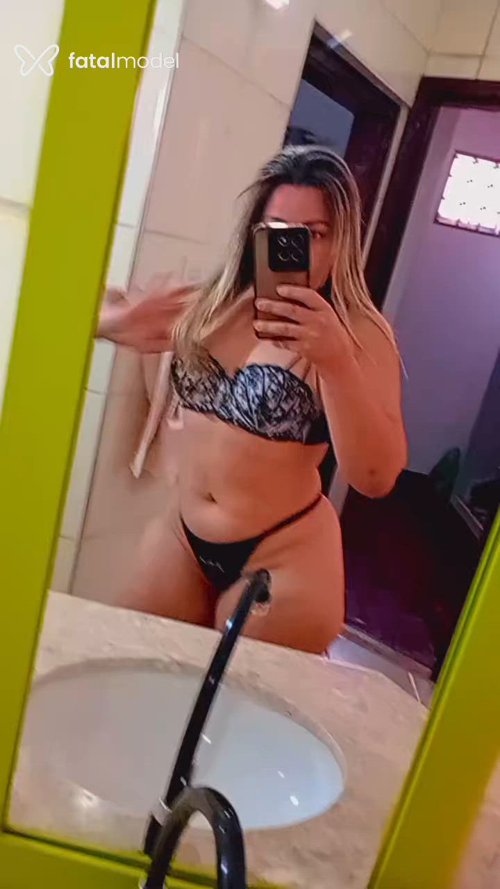 Acompanhante mulher loira (o) de olhos verdes em Limeira Acompanhante mulher loira (o) de olhos verdes em Limeira - Quezia Falcão