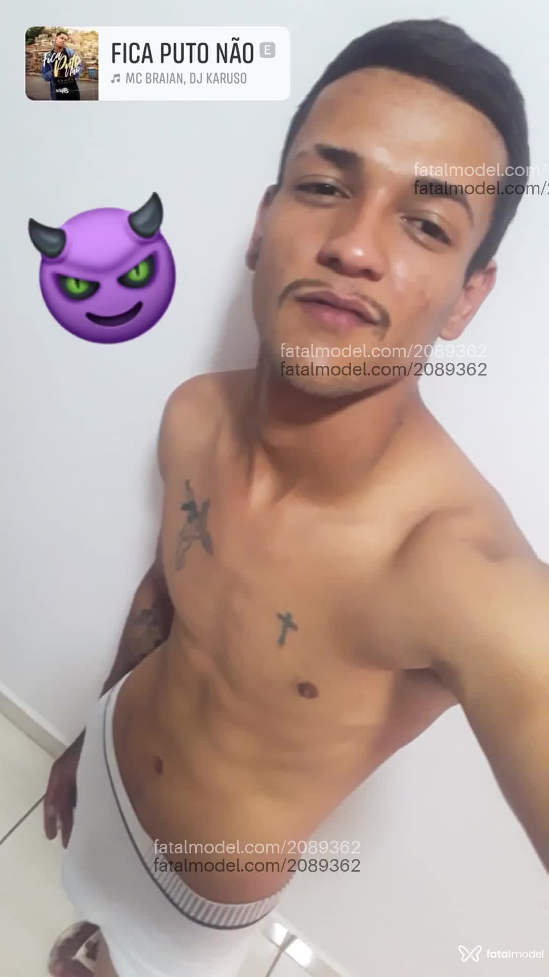 Acompanhante homem com cabelo castanho de olhos castanhos - Victor Gabriel Acompanhante homem com cabelo castanho de olhos castanhos - Victor Gabriel