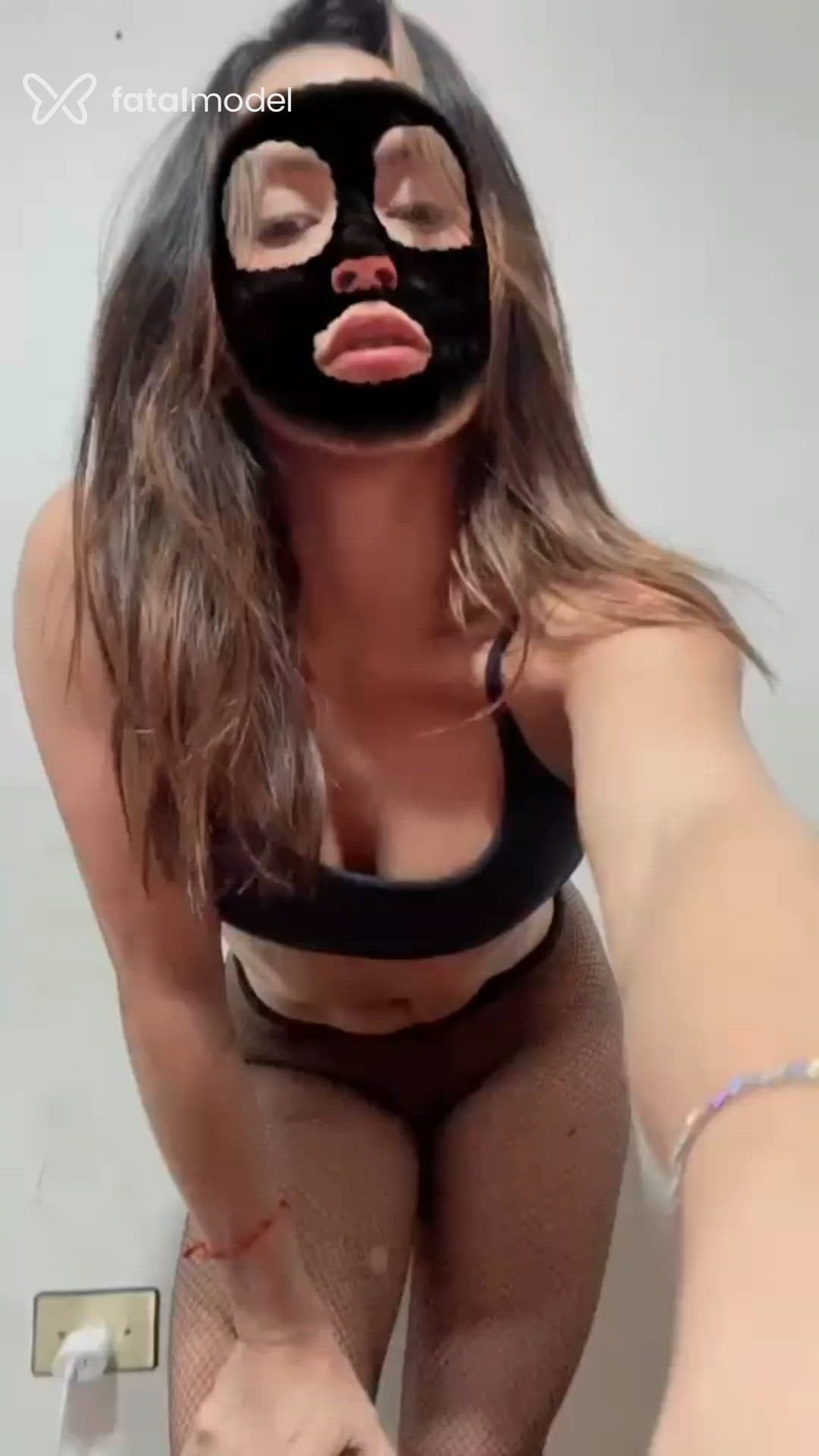 Acompanhante mulher morena (o) de olhos castanhos em São Paulo Acompanhante mulher morena (o) de olhos castanhos em São Paulo - Kallem
