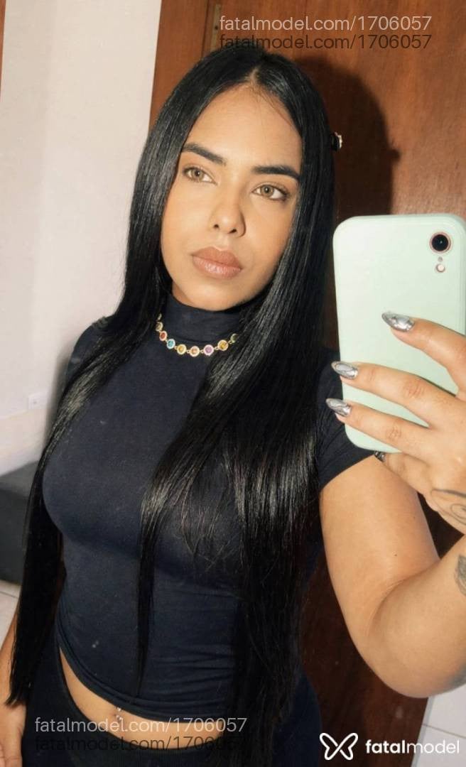 Acompanhante mulher morena (o) de olhos castanhos - Yorranna
