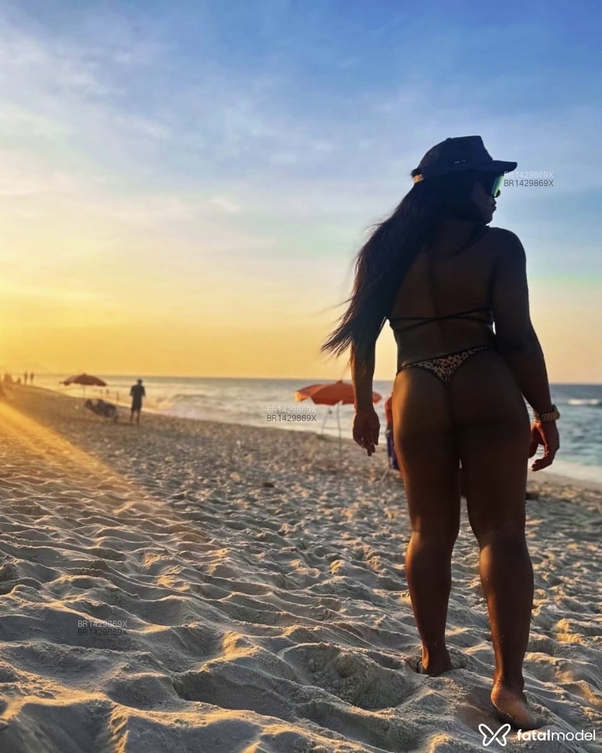 Acompanhante travesti com cabelo castanho de olhos pretos em Rio de Janeiro - Yorrana