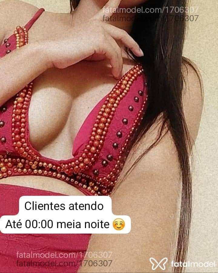 Acompanhante mulher com cabelo castanho de olhos castanhos - Thálita