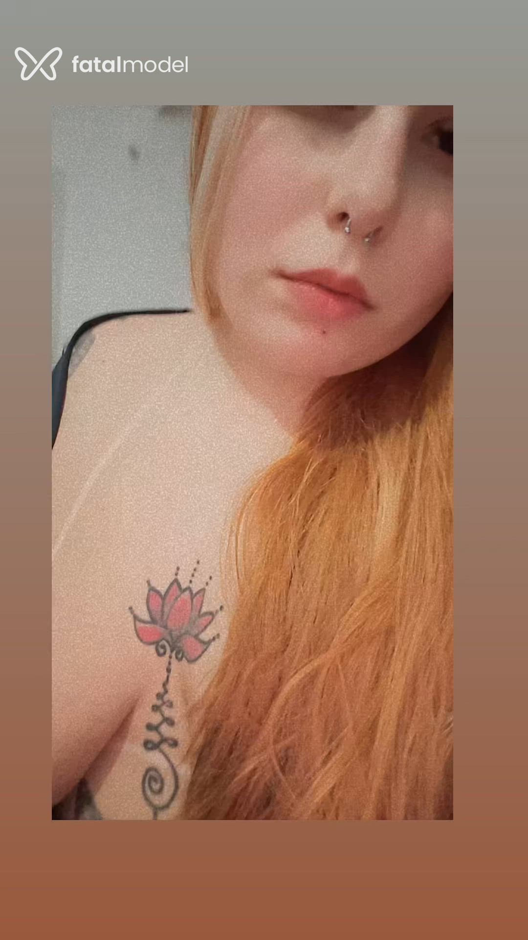 Acompanhante mulher ruiva (o) de olhos castanhos - Jade
