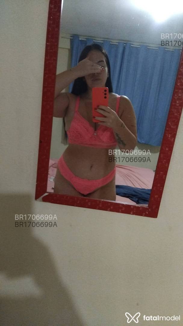 Acompanhante mulher morena (o) de olhos verdes em Itapema Acompanhante mulher morena (o) de olhos verdes em Itapema - Amanda Catarina