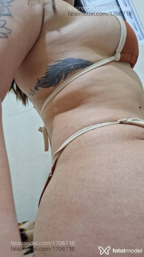 Acompanhante mulher com cabelo castanho de olhos castanhos - Sarah