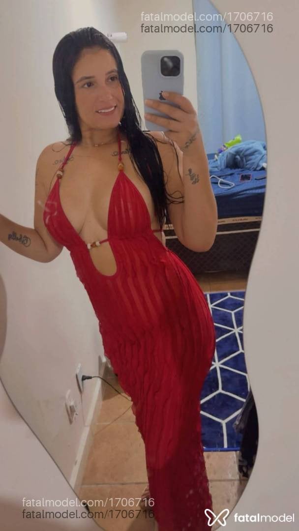 Acompanhante mulher com cabelo colorido de olhos castanhos - Sarah