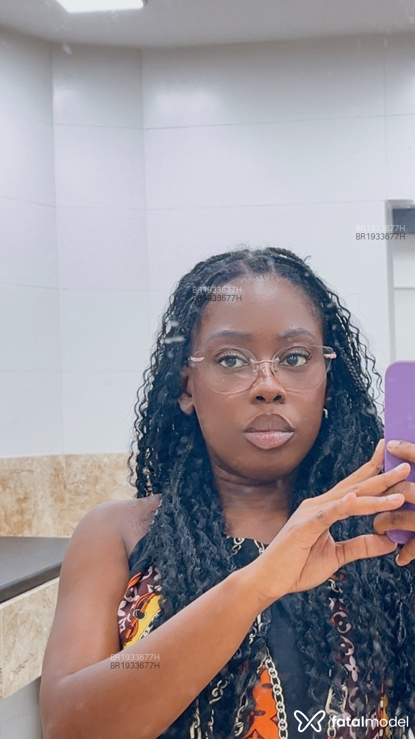 Acompanhante mulher morena (o) de olhos pretos em Virtual Acompanhante mulher morena (o) de olhos pretos em Virtual - Ana Sofia
