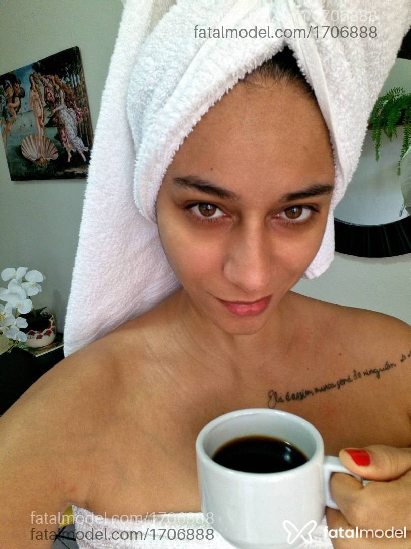 Acompanhante mulher morena (o) de olhos mel em Salvador - Frida Carla
