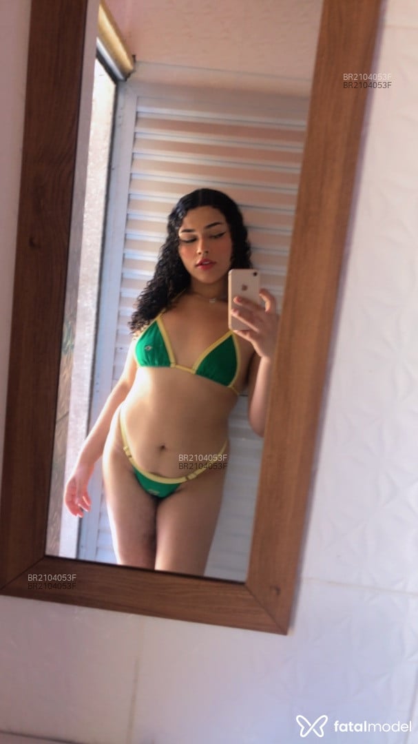 Acompanhante mulher trans com cabelo castanho de olhos castanhos em Franco da Rocha - Luana