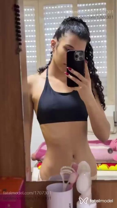 Acompanhante mulher com cabelo castanho de olhos castanhos em Porto Alegre Acompanhante mulher com cabelo castanho de olhos castanhos em Porto Alegre - Kayla Machado