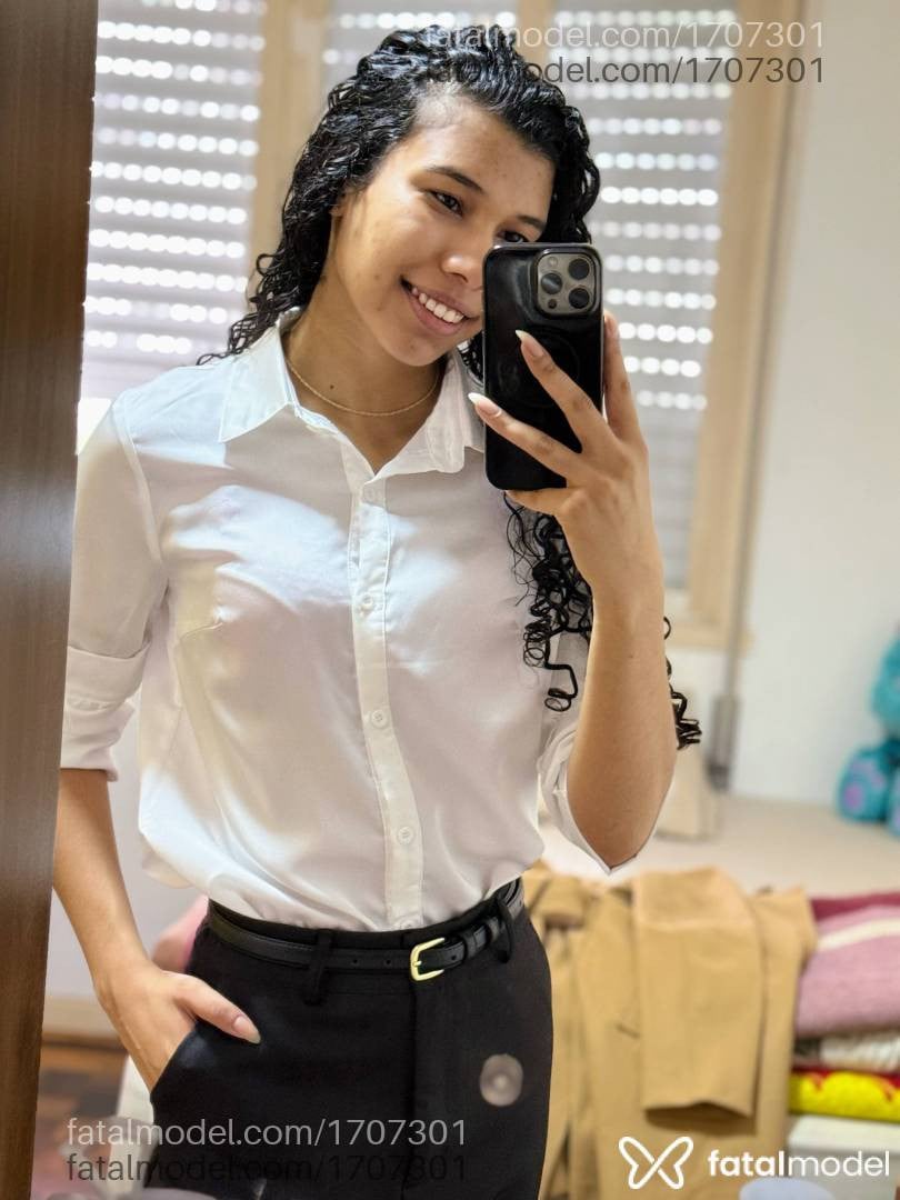 Acompanhante mulher com cabelo castanho de olhos castanhos em Porto Alegre Acompanhante mulher com cabelo castanho de olhos castanhos em Porto Alegre - Kayla Machado